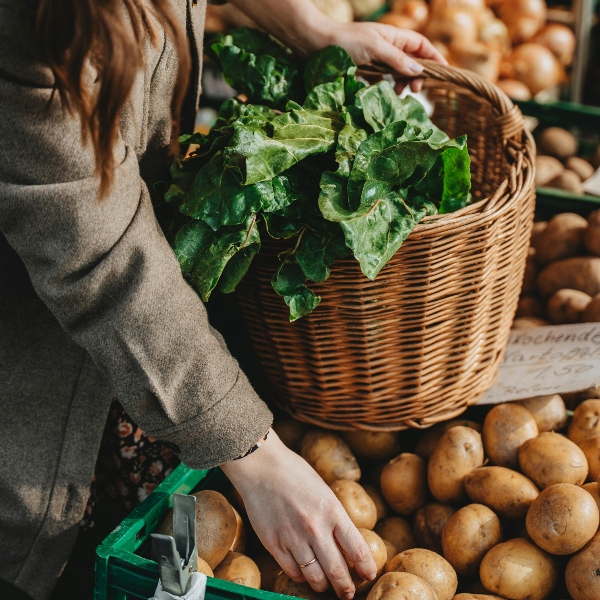 How to Spend Less at the Grocery Store: Smart Tips