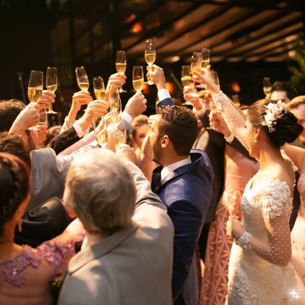 Should You Have a Cash Bar Wedding?