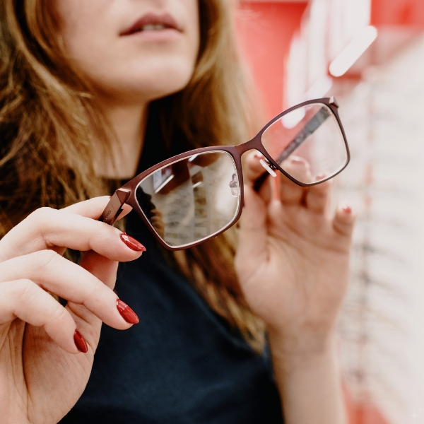 Easy Habits That Can Help Women Protect Their Vision: Top 4