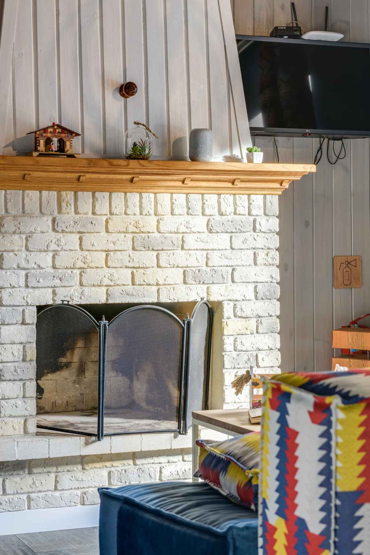 Why a Travertine Fireplace Hearth is Perfect for Any Home Style